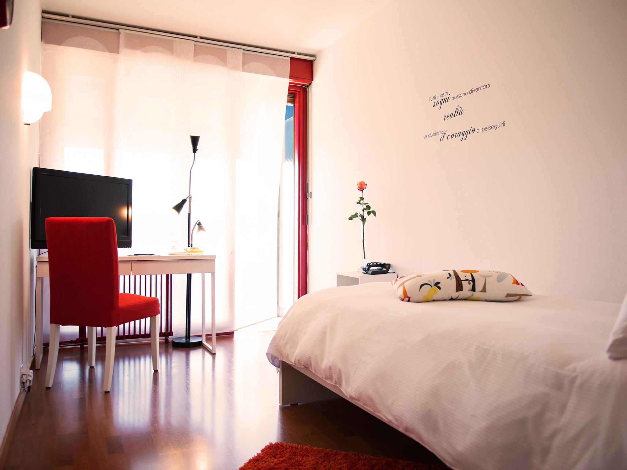 เฮ้าส์เซอร์เปียโน Hotel Serpiano ภายนอก รูปภาพ